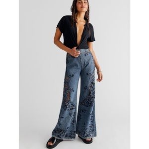 Free People Heirloom Flare Jeans Size 25